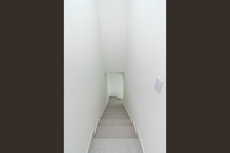 Casa para alugar com 95m², 2 quartos e sem vagaEscada