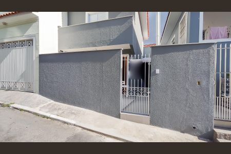 Casa para alugar com 95m², 2 quartos e sem vagaFachada