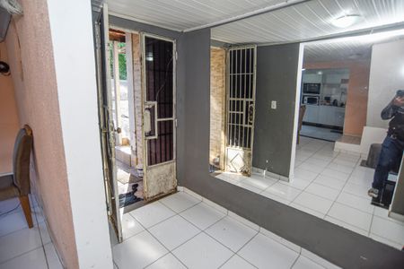 Sala de entrada de casa para alugar com 2 quartos, 200m² em Nossa Senhora Aparecida, Viamão
