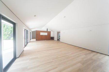 Casa de condomínio à venda com 2000m², 4 quartos e 4 vagas Casa de condomínio à venda com 2000m², 4 quartos e 4 vagassala