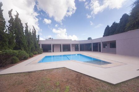 Casa de condomínio à venda com 2000m², 4 quartos e 4 vagas Casa de condomínio à venda com 2000m², 4 quartos e 4 vagasPiscina