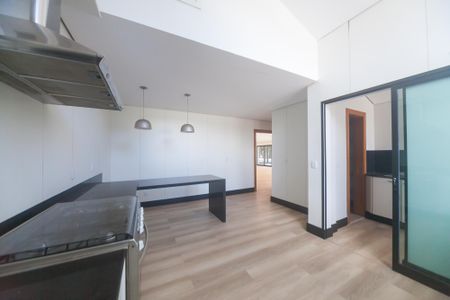 Casa de condomínio à venda com 2000m², 4 quartos e 4 vagas Casa de condomínio à venda com 2000m², 4 quartos e 4 vagasCozinha
