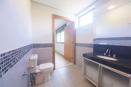 Casa de condomínio à venda com 2000m², 4 quartos e 4 vagas Casa de condomínio à venda com 2000m², 4 quartos e 4 vagasBanheiro suite 1