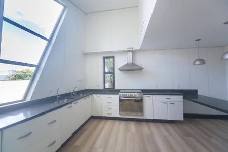 Casa de condomínio à venda com 2000m², 4 quartos e 4 vagas Casa de condomínio à venda com 2000m², 4 quartos e 4 vagasCozinha