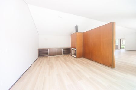 Casa de condomínio à venda com 2000m², 4 quartos e 4 vagas Casa de condomínio à venda com 2000m², 4 quartos e 4 vagassala 2