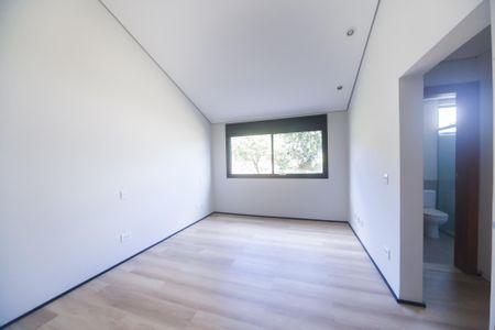 Casa de condomínio à venda com 2000m², 4 quartos e 4 vagas Casa de condomínio à venda com 2000m², 4 quartos e 4 vagassuite 3