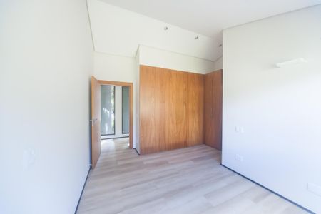 Casa de condomínio à venda com 2000m², 4 quartos e 4 vagas Casa de condomínio à venda com 2000m², 4 quartos e 4 vagassuite 2