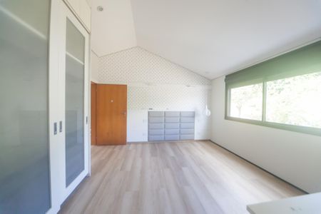 Casa de condomínio à venda com 2000m², 4 quartos e 4 vagas Casa de condomínio à venda com 2000m², 4 quartos e 4 vagassuite 1