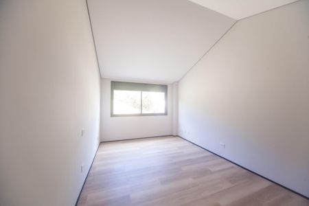 Casa de condomínio à venda com 2000m², 4 quartos e 4 vagas Casa de condomínio à venda com 2000m², 4 quartos e 4 vagassuite 4