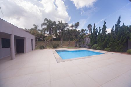 Casa de condomínio à venda com 2000m², 4 quartos e 4 vagas Casa de condomínio à venda com 2000m², 4 quartos e 4 vagasPiscina