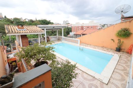 Casa para alugar com 450m², 3 quartos e 6 vagasPiscina