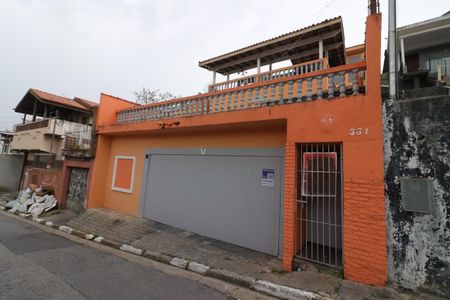 Casa para alugar com 450m², 3 quartos e 6 vagasFachada