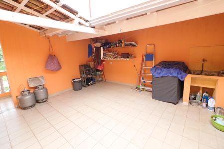 Casa para alugar com 450m², 3 quartos e 6 vagasÁrea de Serviço