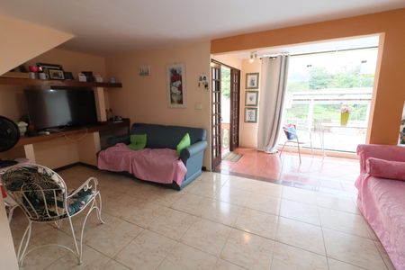 Sala de casa à venda com 3 quartos, 450m² em Umuarama, Osasco