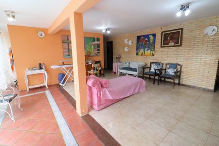 Casa para alugar com 450m², 3 quartos e 6 vagasSala