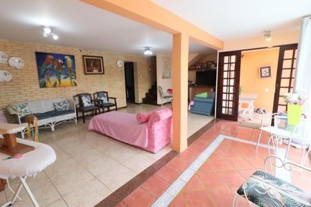 Sala de casa à venda com 3 quartos, 450m² em Umuarama, Osasco
