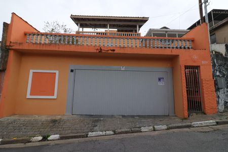 Casa para alugar com 450m², 3 quartos e 6 vagasFachada