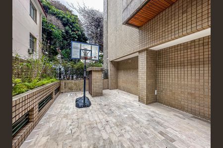 Apartamento para alugar com 282m², 4 quartos e 3 vagas