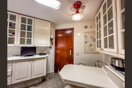 Apartamento para alugar com 282m², 4 quartos e 3 vagas