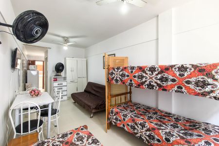 Studio para alugar com 28m², 0 quarto e sem vagaKitnet