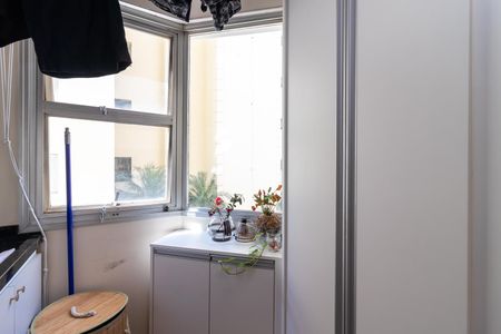 Apartamento à venda com 64m², 2 quartos e 1 vagaÁrea de Serviço