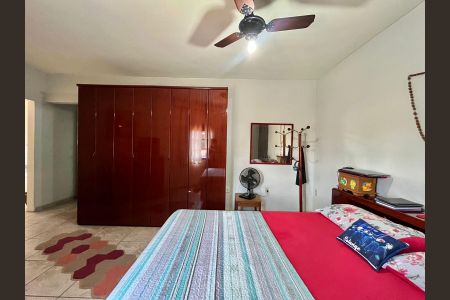 Casa à venda com 230m², 2 quartos e 3 vagas Suíte