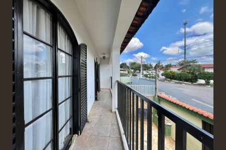 Casa à venda com 230m², 2 quartos e 3 vagasSacada