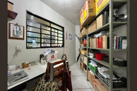 Casa à venda com 230m², 2 quartos e 3 vagasEscritório 
