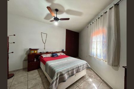 Casa à venda com 230m², 2 quartos e 3 vagas Suíte
