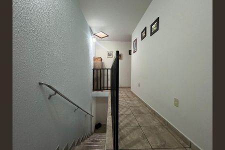 Casa à venda com 230m², 2 quartos e 3 vagasCorredor