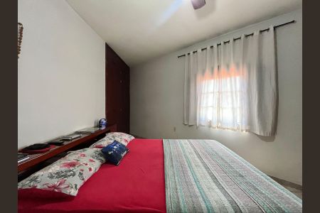 Casa à venda com 230m², 2 quartos e 3 vagas Suíte