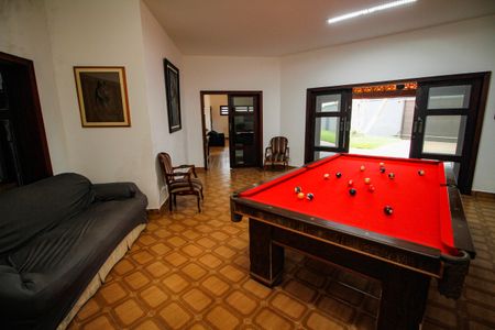 Casa para alugar com 1000m², 5 quartos e 3 vagas