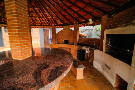 Casa para alugar com 1000m², 5 quartos e 3 vagas