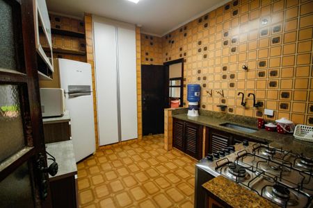 Casa para alugar com 1000m², 5 quartos e 3 vagas