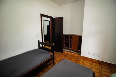 Casa para alugar com 1000m², 5 quartos e 3 vagas