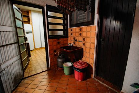 Casa para alugar com 1000m², 5 quartos e 3 vagas