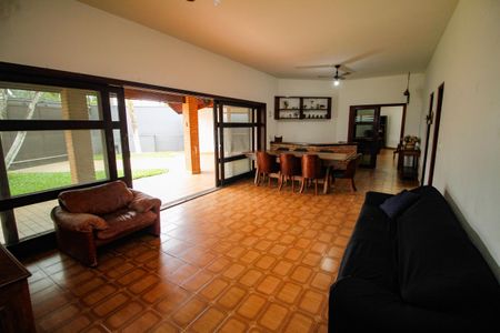 Casa para alugar com 1000m², 5 quartos e 3 vagas