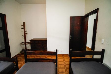 Casa para alugar com 1000m², 5 quartos e 3 vagas