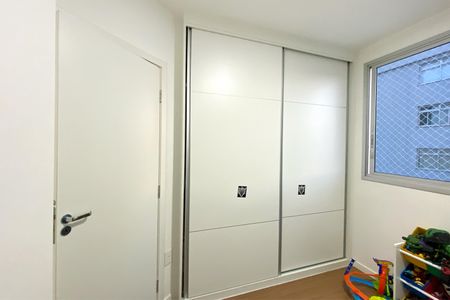 Apartamento à venda com 76m², 3 quartos e 2 vagasQuarto 2