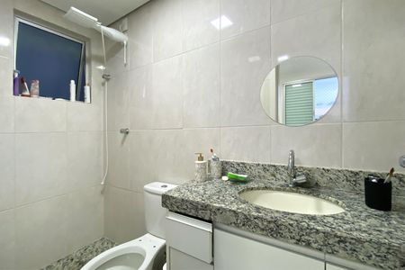 Banheiro da Suíte 1 de apartamento à venda com 3 quartos, 76m² em Nova Granada, Belo Horizonte