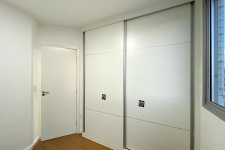 Apartamento à venda com 76m², 3 quartos e 2 vagasQuarto 2