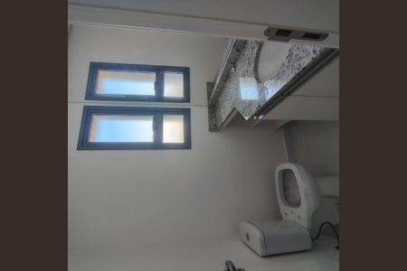Apartamento à venda com 69m², 2 quartos e 2 vagasBanheiro 1