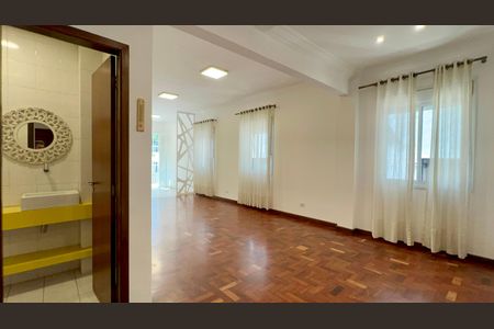 Apartamento para alugar com 120m², 2 quartos e 1 vaga Apartamento para alugar com 120m², 2 quartos e 1 vagaEntrada