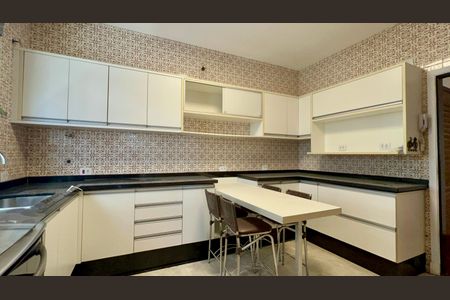 Apartamento para alugar com 120m², 2 quartos e 1 vaga Apartamento para alugar com 120m², 2 quartos e 1 vagaCozinha