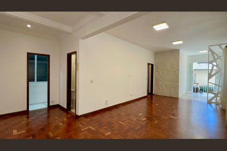 Apartamento para alugar com 120m², 2 quartos e 1 vaga Apartamento para alugar com 120m², 2 quartos e 1 vagaSala