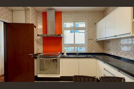 Apartamento para alugar com 120m², 2 quartos e 1 vaga Apartamento para alugar com 120m², 2 quartos e 1 vagaCozinha