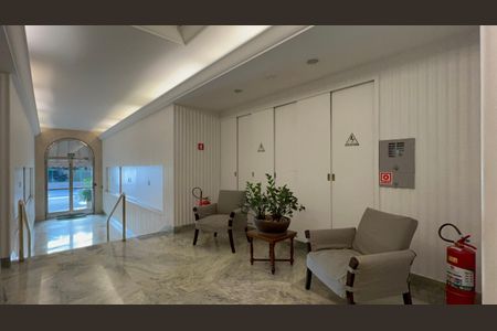 Apartamento para alugar com 120m², 2 quartos e 1 vaga Apartamento para alugar com 120m², 2 quartos e 1 vagaHall de entrada