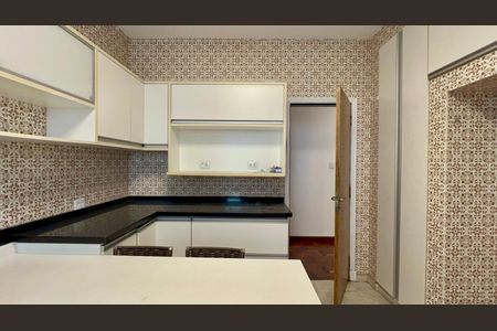 Apartamento para alugar com 120m², 2 quartos e 1 vaga Apartamento para alugar com 120m², 2 quartos e 1 vagaCozinha