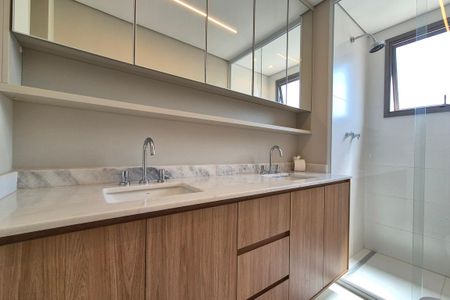 Apartamento para alugar com 167m², 3 quartos e 3 vagasBanheiro da Suíte 2