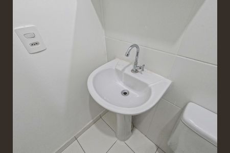 Apartamento para alugar com 37m², 2 quartos e sem vaga Apartamento para alugar com 37m², 2 quartos e sem vagaBanheiro